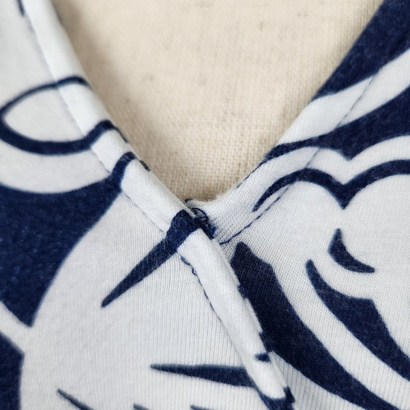 Elegant Navy and White Floral Dress - Picture 12 of 12